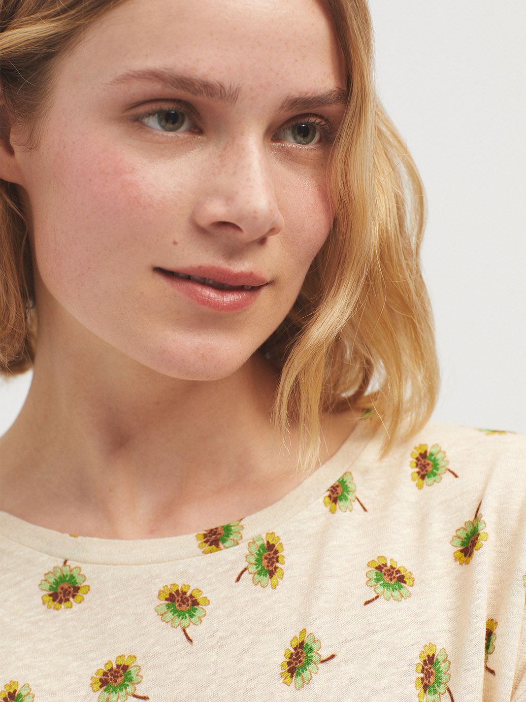 Nice Things - Blanket Flower T-Shirt